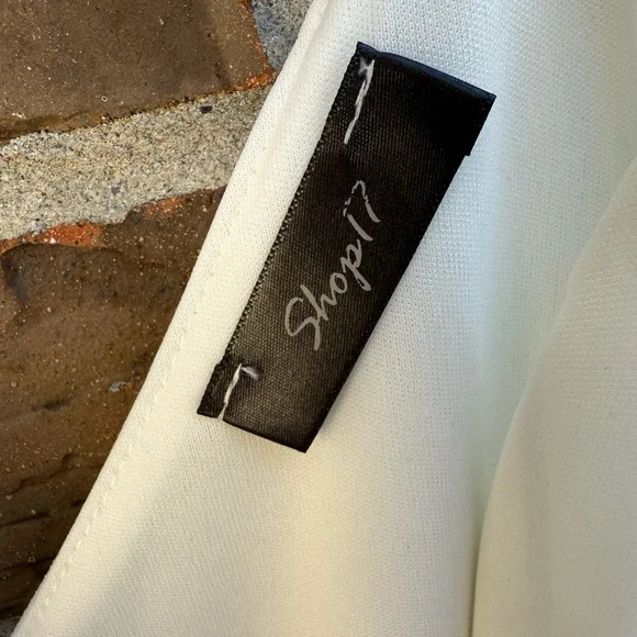 Shop17 White and Navy Tropical Romper Large - Picture 4 of 6